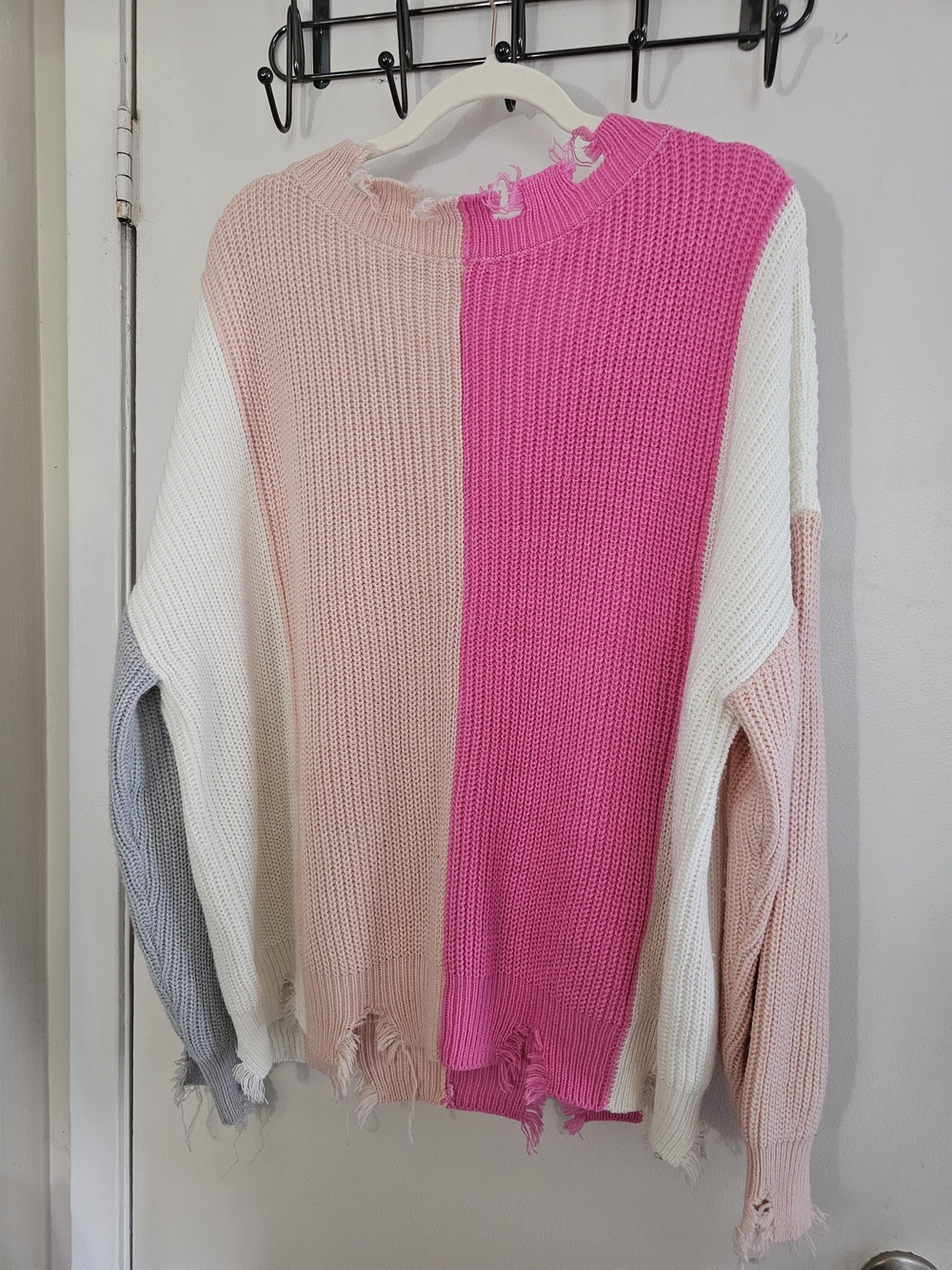 Colorblock Distressed V-Neck Sweater - Pink & Peach - Picture 6 of 8